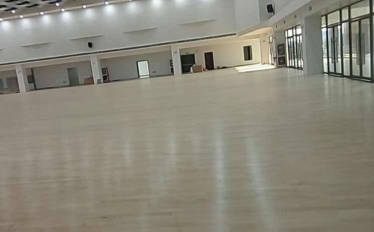 劇院舞臺木地板在干凈調養時(shí)要注重甚么？