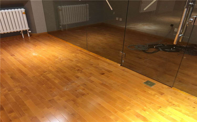 如何打造高品質(zhì)籃球木地板？