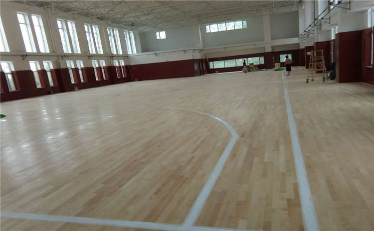 籃球館運動(dòng)木地板鋪設方案