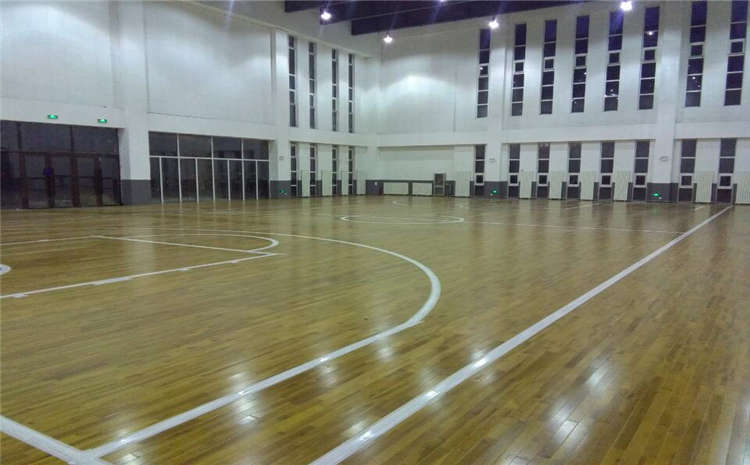 如何做好籃球館運動(dòng)木地板面板漆的養護工作？