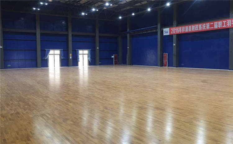 如何做好籃球場(chǎng)木地板的保養工作？