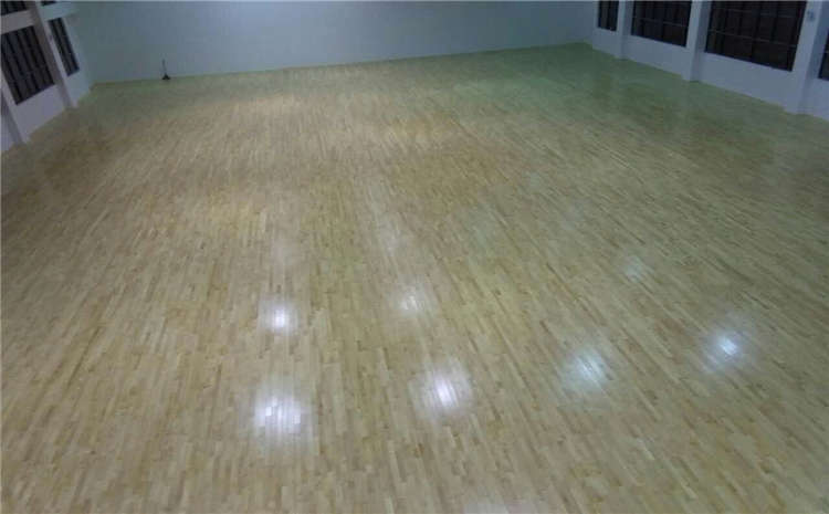 專(zhuān)業(yè)的籃球場(chǎng)地木地板批發(fā)價(jià)格