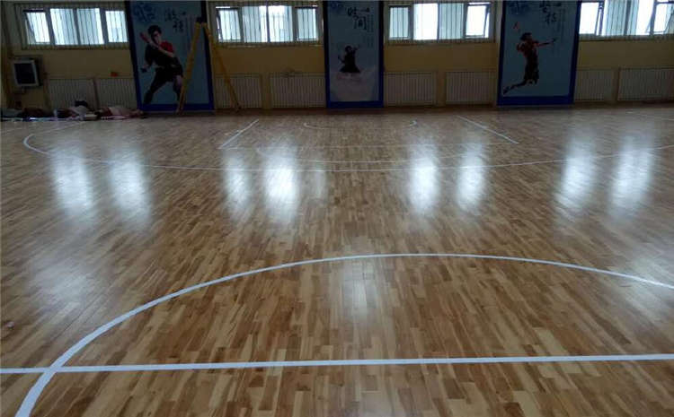 羽毛球館為何要鋪裝運動(dòng)木地板