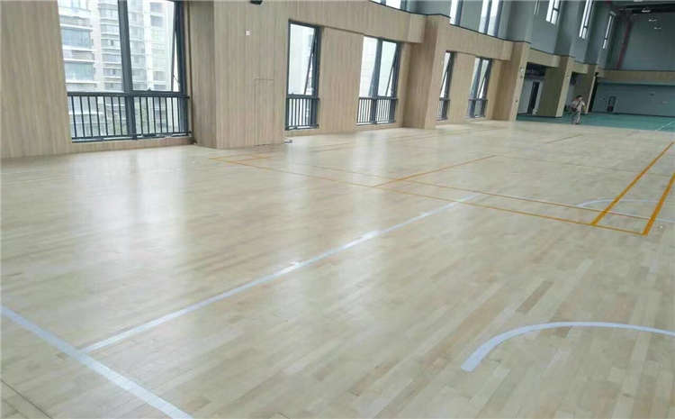 22厚運動(dòng)體育地板安裝工藝