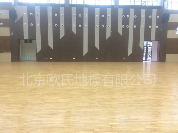 廈門(mén)翔安**實(shí)驗小學(xué)體育館柞木地板案例-3