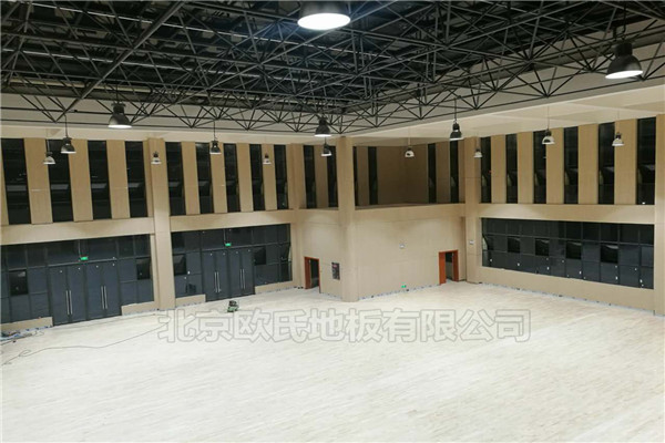 四川瀘州市敘永縣城西實(shí)驗學(xué)校運動(dòng)木地板鋪設工程案例-2