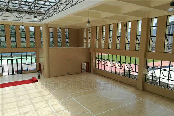 四川瀘州市敘永縣城西實(shí)驗學(xué)校運動(dòng)木地板鋪設工程案例-4