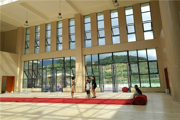 四川瀘州市敘永縣城西實(shí)驗學(xué)校運動(dòng)木地板鋪設工程案例-5