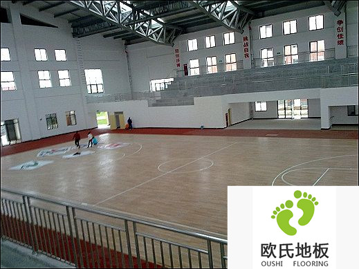體育木地板含水率的季節影響