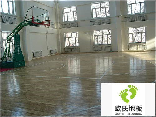 籃球木地板選材及價(jià)格定位