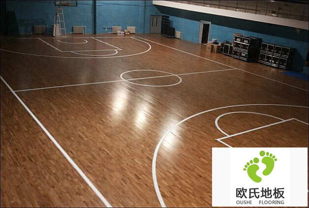 實(shí)木運動(dòng)地板防滑保養方法