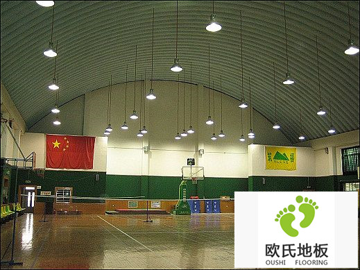 被水浸泡過(guò)的體育實(shí)木地板應如何處理？