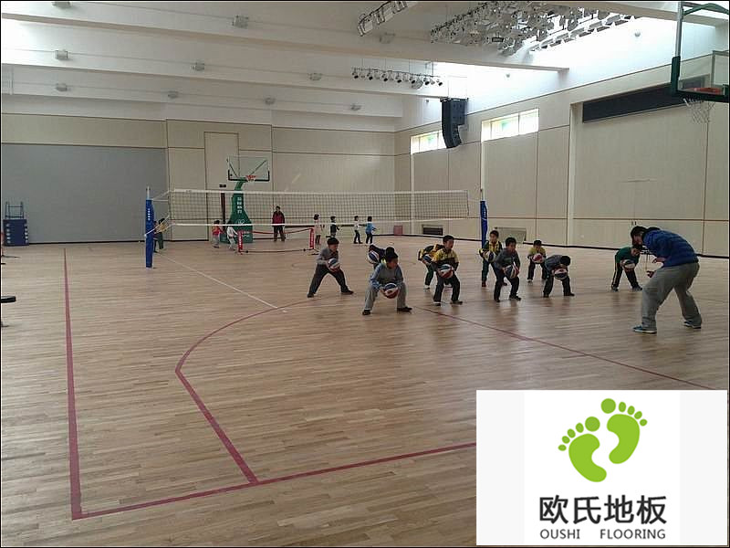 北京首都師范大學(xué)籃球館木地板鋪設